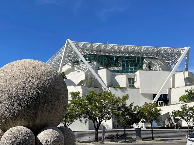 台南市美術館 充滿現代感藝術建築純白