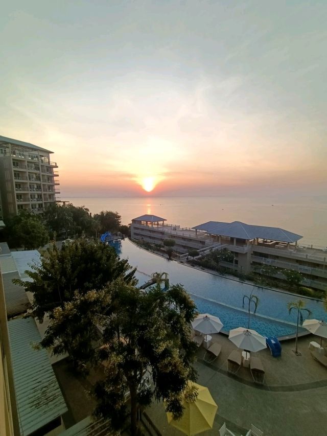 โรงแรมติดชายหาดพลา