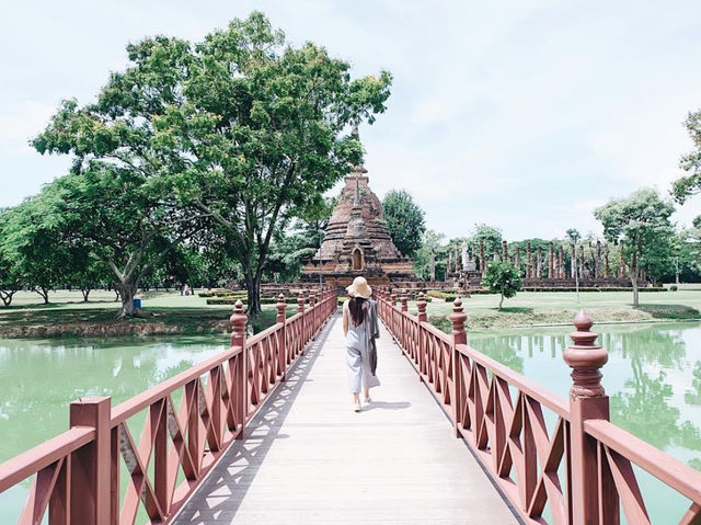 เยี่ยมชมเมืองเก่า อุทยานประวัติศาสตร์สุโขทัย