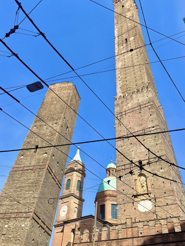 Bologna City Walk: A Stroll Through History and Culture