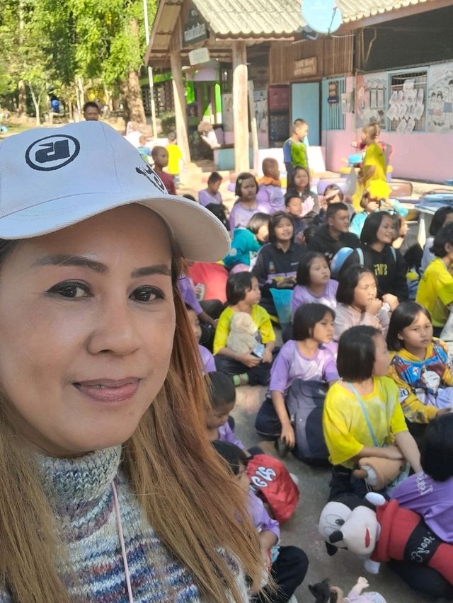 พบน้องๆโรงเรียนบ้านแม่เงา ต.แม่สวด จ.แม่ฮ่องสอน