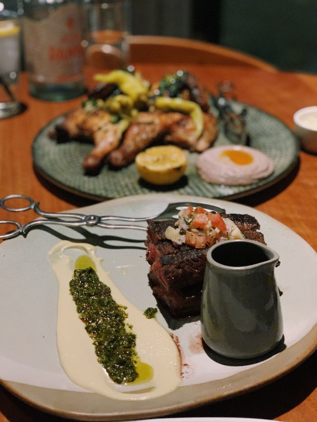 오페라하우스가 정면에서 보이는데 스테이크까지 맛있는 시드니 레스토랑