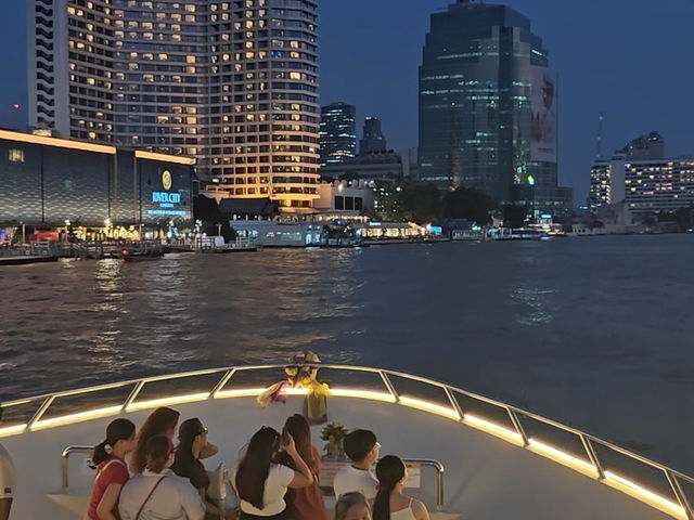 "Enchanting Nights on the Chao Phraya: A River Journey Through Bangkok's Heart"