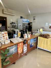 Rolly Cafe คาเฟ่สุดคิ้วท์ ริมทะเลชุมพร