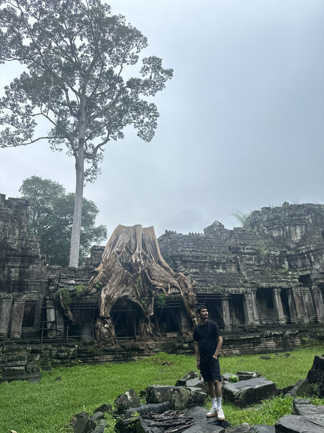 Prasat Preah Khan 12th century sword city in Asia 