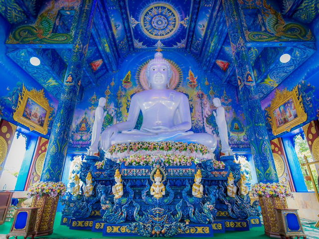 "Chiang Rai in 3 Days: Blue Temples, Hill Tribes & the Most Instagrammable Noodles Ever 🏯💙" 