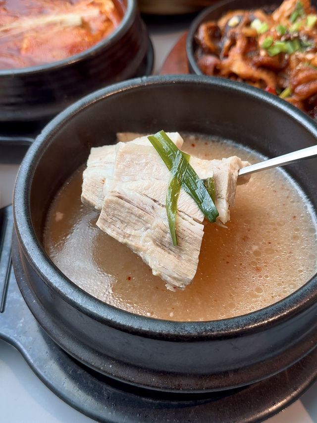 Fountain Views & Korean Soul Food — A Laidback Escape at Pocha! Suntec