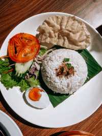 Best of both bites - Western & local 🍛