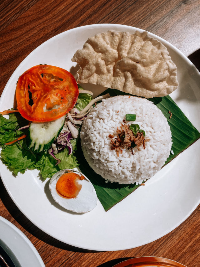 Best of both bites - Western & local 🍛