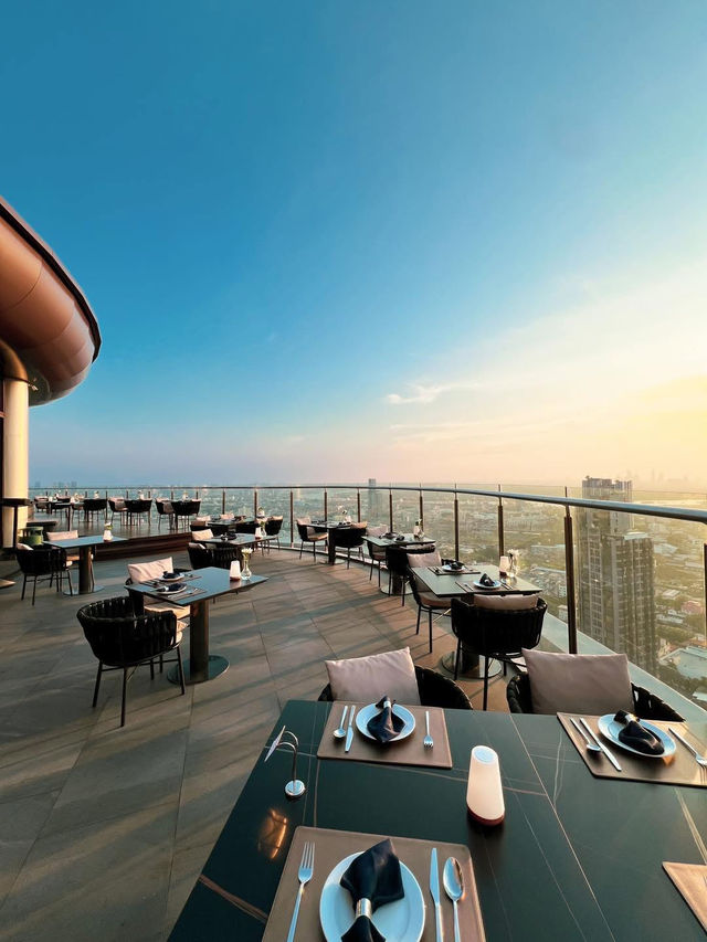 Sipping cocktails 46 floors up-Cielo