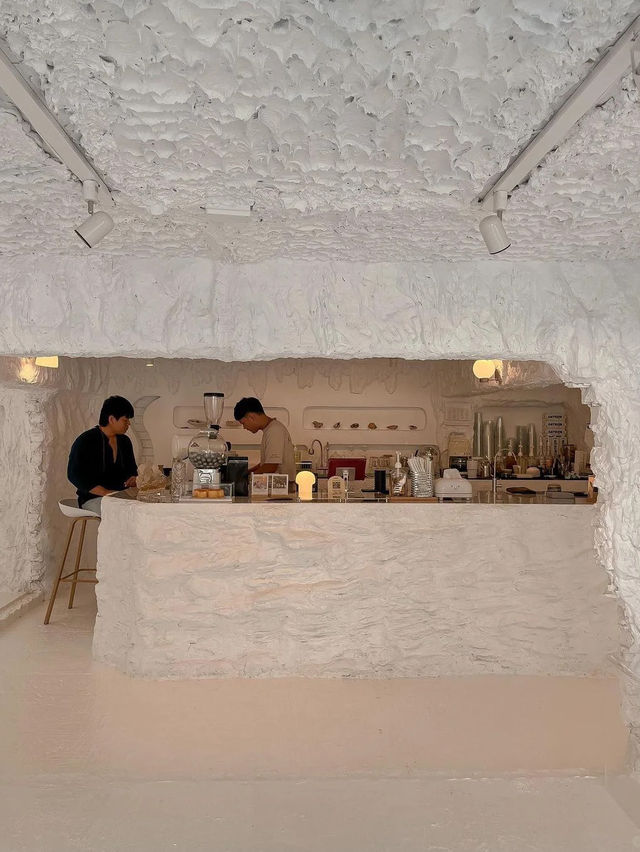 🇹🇭叻丕探店｜KU-HA COFFEE｜在洞穴裡喝咖啡的奇妙體驗