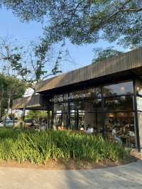 ร้านกาแฟหรือสวนดอกไม้!??