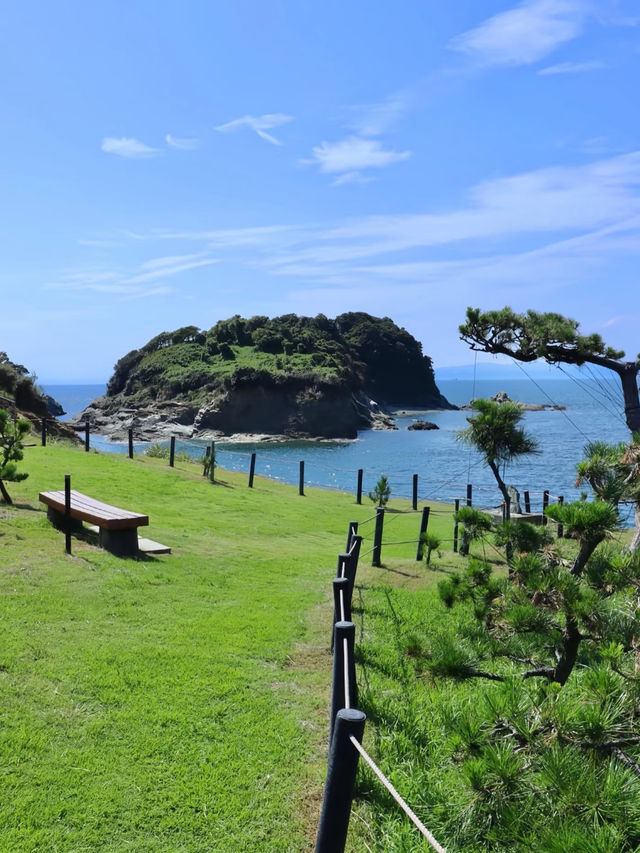 🌊 I thought Izu was already breathtaking, until I discovered Amaharashi Coast ☀️