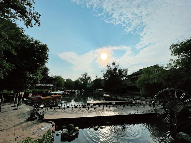 Huanglongxi Ancient Town Tourism Area (Northeast Gate)