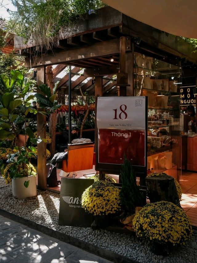 Đợi Một Người Cafe