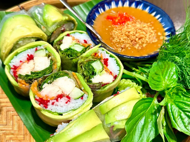 曼谷｜爆汁越南春捲太讚 隱藏在 Ari 的越南小餐館，每一口都是驚喜在 An Com An Ca 吃到最像家的味道！