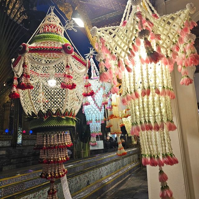 โคมตรา วันพระแก้ว
