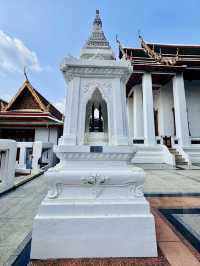Rare 37‑Spires Temple with No Entry Fee  at Wat Ratchanatdaram