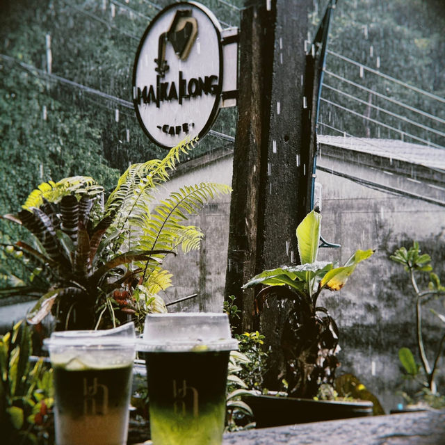 มา | กา | ลอง  คาเฟ่