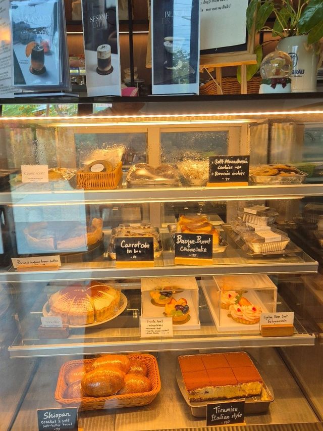 PLATONIC coffee & treats @ Hatyai
