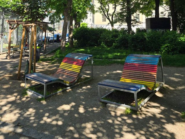 해외여행 비엔나의 성당에 딸린 작은 공원 Antons Park