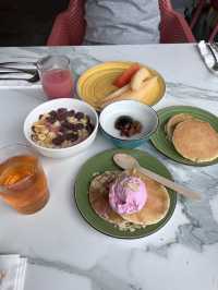 A Delicious Start at Roselle Coffee House 🍳☕