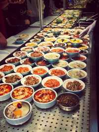 Go with an empty stomach to this market in Kunming