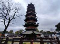วัดเก่าแก่อายุกว่า 1,700 ปี ในเมืองเซี่ยงไฮ้