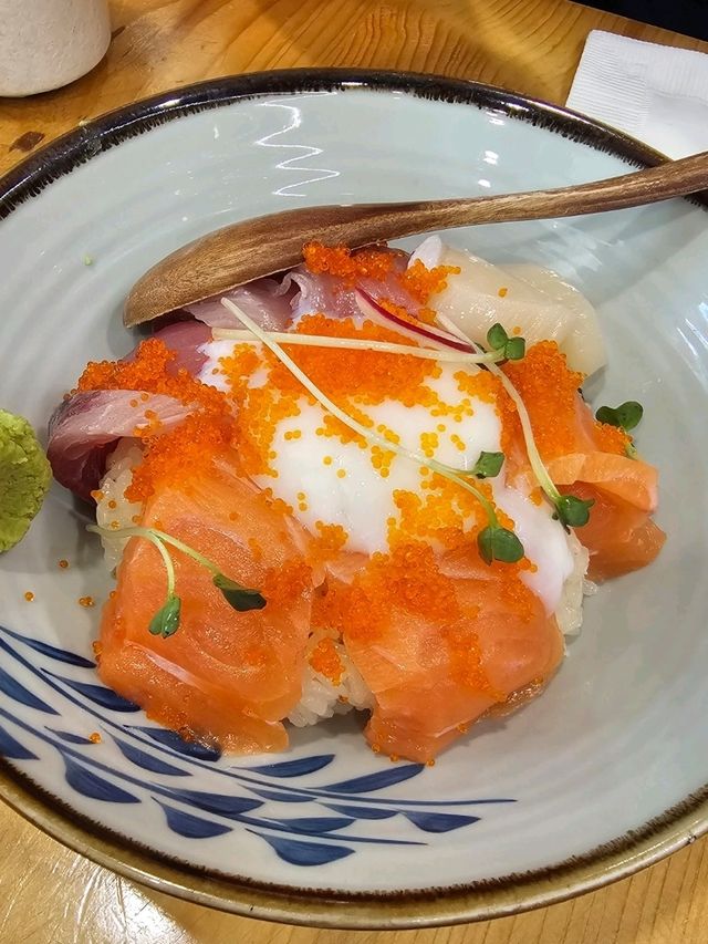 新舊交融嘅美味發現，官塘鬧市中性價比高的壽司店