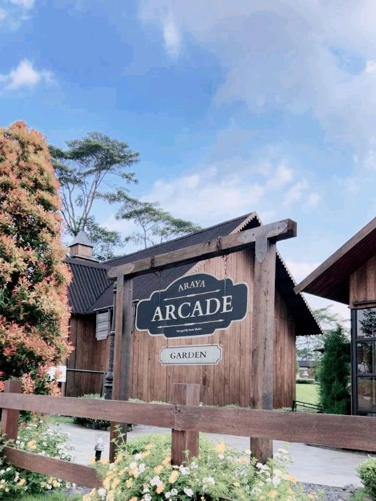 Araya Arcade Garden – A Slice of Europe in Malang, Indonesia 🇮🇩