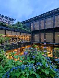 京都 | 新風館，在鬧區中邊逛街邊賞花