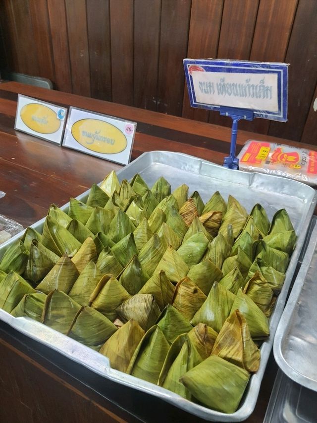 ตลาดน้ำดอนหวาย นครปฐม