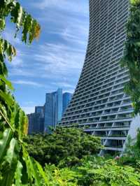🏨 Marina Bay Sands, Singapore – Where Sky Meets Luxury in the Clouds ☁️✨