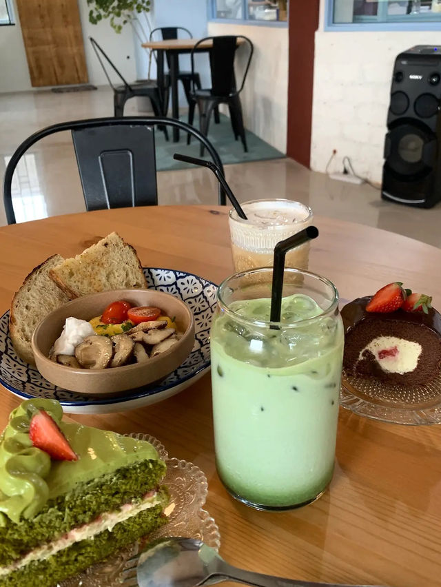 Batam’s Sweet Escape: Welcome to Jills Cafe