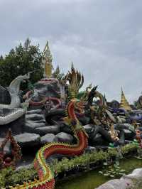 แค่เดินผ่านก็ขนลุกแล้ว! 😱🐉 พญานาคที่วัดดอนขนาก