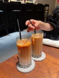 【表参道】おしゃれすぎるアートなカフェ