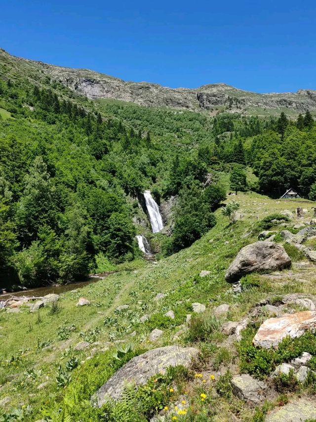Waterfalls and Forest Wanders at Sauth deth Pish