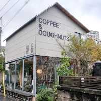 Higuma Doughnuts คาเฟ่น่านั่งย่านโอโมเตะซานโดะ