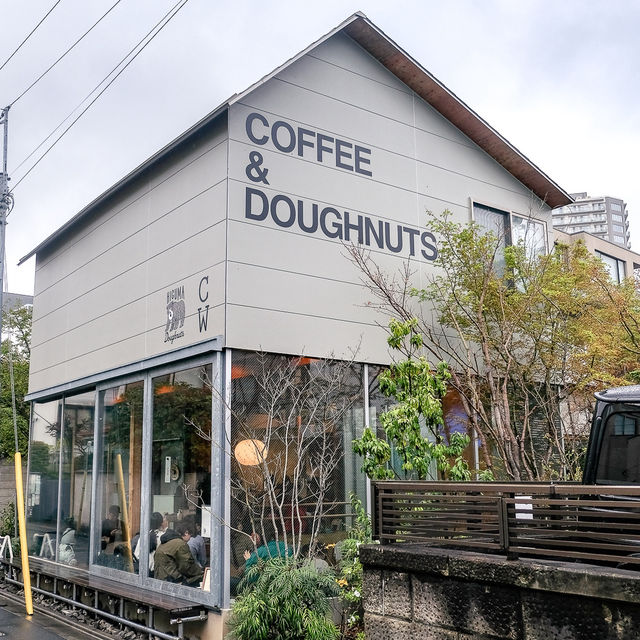 Higuma Doughnuts คาเฟ่น่านั่งย่านโอโมเตะซานโดะ
