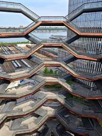 New York’s High Line: From the Big Pinecone to Little Island 🌳🏙️🍂