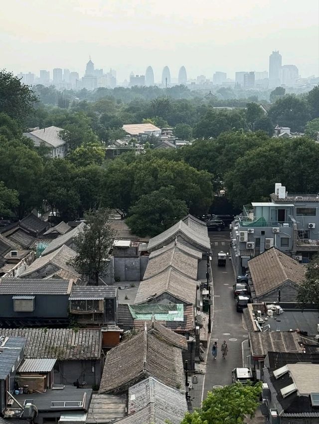 Chill Walks and Epic Views at Jingshan Park