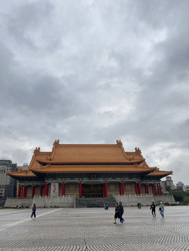 Chiang Kai-shek Memorial Hall กับชานมเจ้าแรก🧋