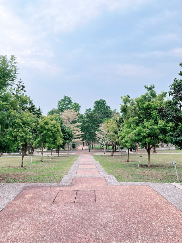 Mercu Tanda & Tangga Putrajaya: Iconic Landmarks with Scenic Views 