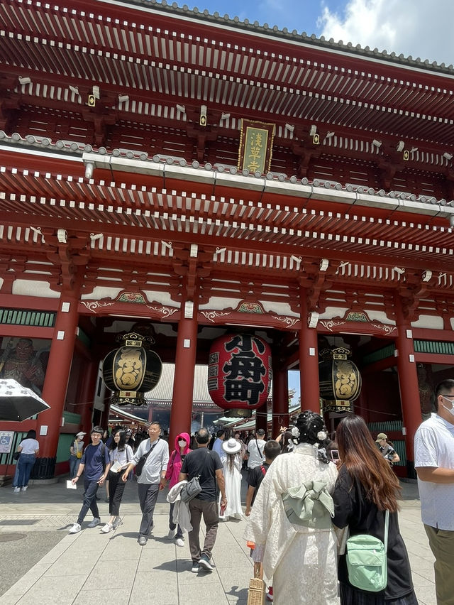ไปไหว้พระที่วัด Sensoji Asakusa กันค่ะ 🙏🏻🇯🇵