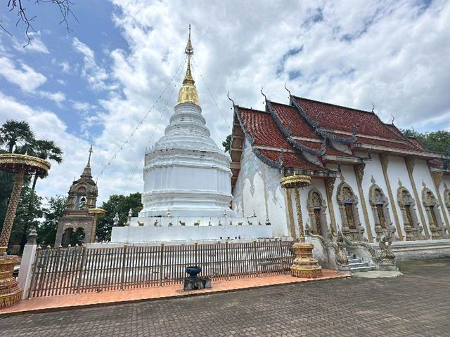 วัดวังสะแกง วัดดังแห่งเมืองป่าซาง จ.ลำพูน