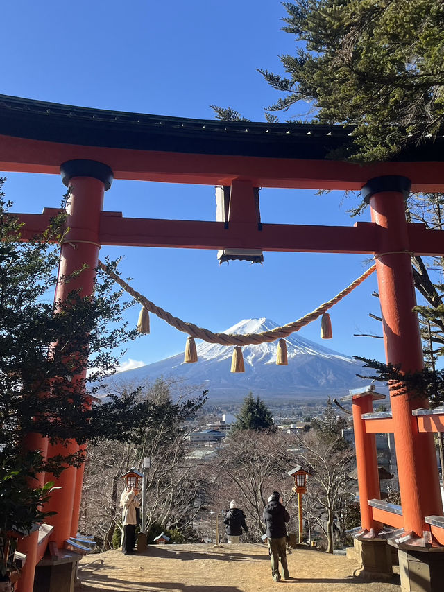 เจดีย์แดงโลเคชั่นดูฟูจิซังสุดฮิต ⛩️