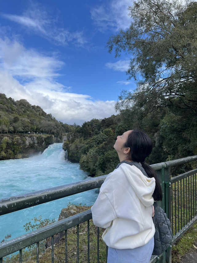 Huka falls น้ำตกชื่อดังของเกาะเหนือนิวซีแลนด์