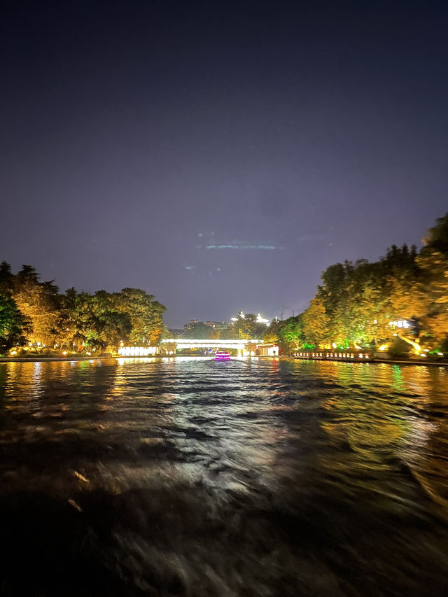Enjoy Guilin night through the cruise 