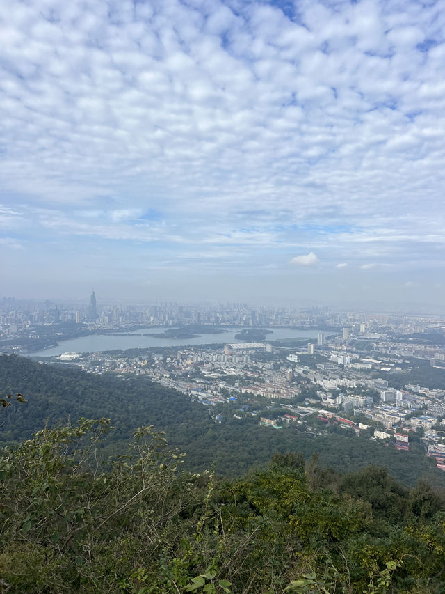 🇨🇳 History in the Clouds: Exploring Nanjing’s Purple Mountain (Zijin Shan) 🇨🇳 History in the Clouds: Exploring Nanjing’s Purple Mountain (Zijin Shan)
