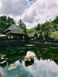 Tirta Empul: Sacred Serenity in Bali 🌿💧